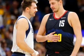 南宫娱乐- 东契奇克服颈伤触底反弹 单节暴走狂砍19分强势收胜 