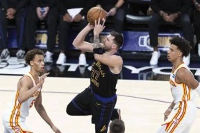 南宫娱乐-包含东契奇在曼联比赛中回归赛场，连败引发热议！的词条