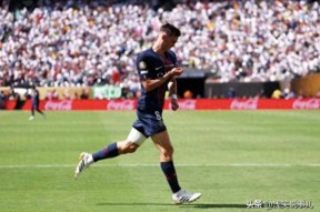 南宫28- 赛后法兰克福备战世俱杯，门线救险细节流出，信心回归，资深球员宣示担当